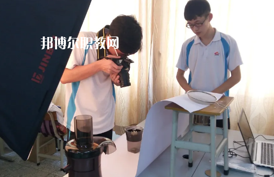 佛山順德區(qū)胡錦超職業(yè)技術(shù)學(xué)校2020年報名條件、招生要求、招生對象