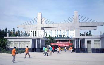 新縣千斤職業(yè)高級中學(xué)2021年報名條件、招生要求、招生對象