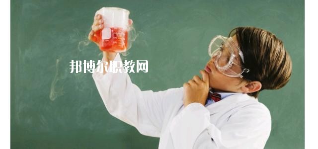 四川2020年中專幼師學(xué)?？梢钥即髮? width=