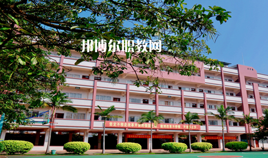 肇慶廣寧衛(wèi)生中等職業(yè)技術(shù)學(xué)校2021年報名條件、招生要求、招生對象