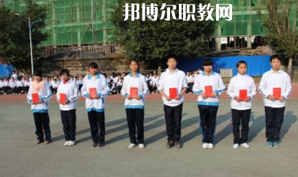 重慶市墊江縣第二職業(yè)中學校2021年報名條件、招生要求、招生對象