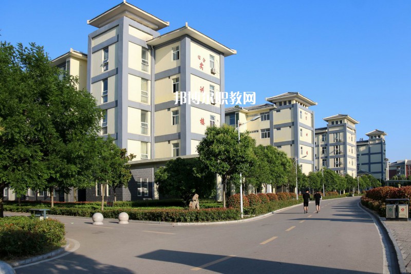 安徽亳州技師學(xué)院2021年報(bào)名條件、招生要求、招生對(duì)象