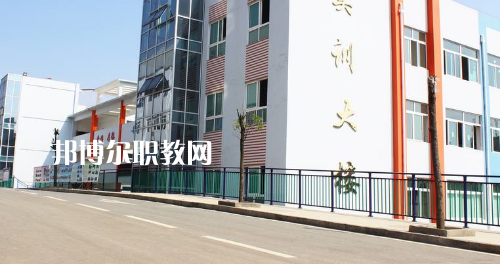 畢節(jié)同心農(nóng)工中等職業(yè)技術(shù)學(xué)校2021年報名條件、招生要求、招生對象