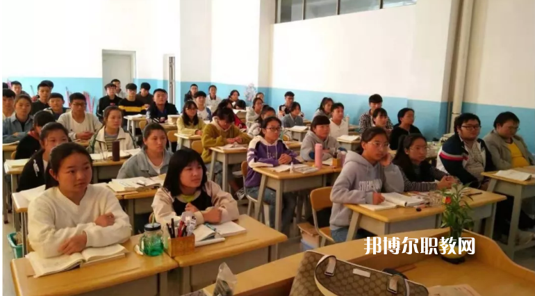 曲靖富源職業(yè)技術(shù)學(xué)校2021年報(bào)名條件、招生要求、招生對(duì)象