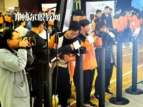 泰州市鳳凰藝術(shù)學(xué)校2021年報(bào)名條件、招生要求、招生對象