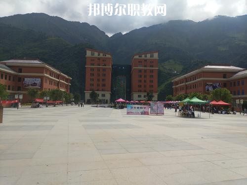 怒江州民族中等專業(yè)學(xué)校2021年報(bào)名條件、招生要求、招生對(duì)象