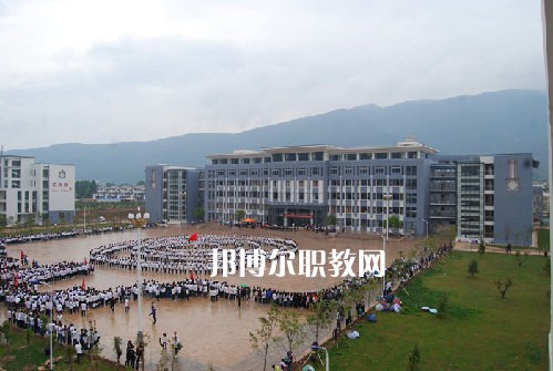 麗江民族中等專業(yè)學(xué)校2021年報名條件、招生要求、招生對象