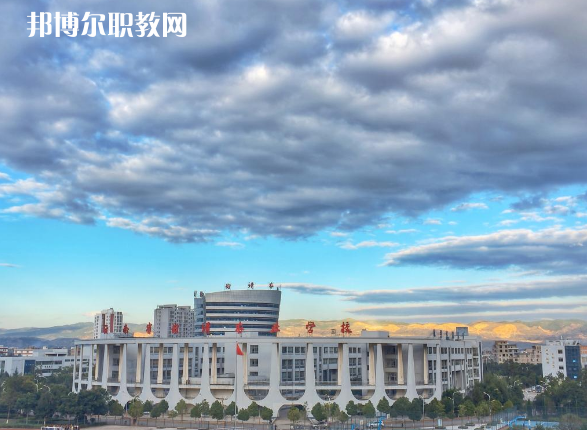 云南曲靖農(nóng)業(yè)學(xué)校2021年報(bào)名條件、招生要求、招生對(duì)象