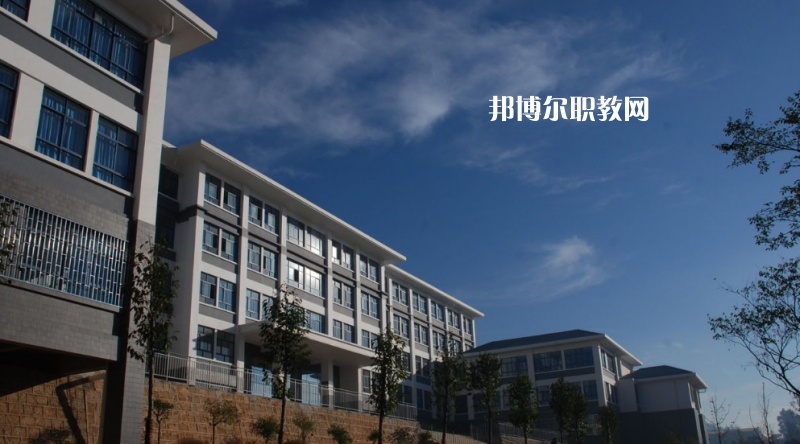 昆明鐵路機(jī)械學(xué)校2021年報名條件、招生對象