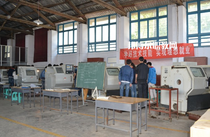 貴州鐵路技術(shù)學(xué)校2022年報(bào)名條件、招生要求、招生對象
