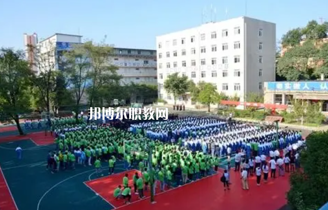 貴州鐵路技師學(xué)校2022年學(xué)費(fèi)、收費(fèi)多少