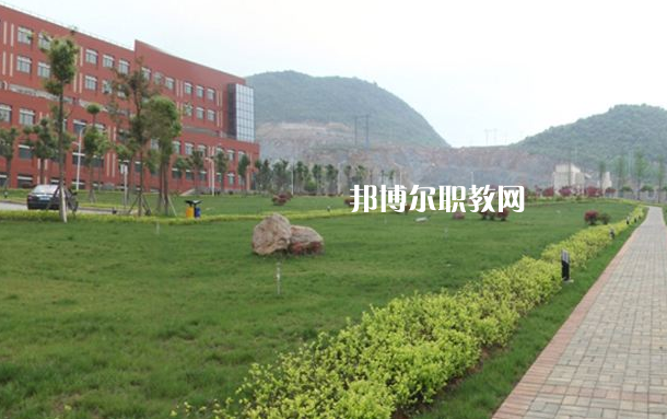 貴州省郵電學(xué)校2022年學(xué)費(fèi)、收費(fèi)多少