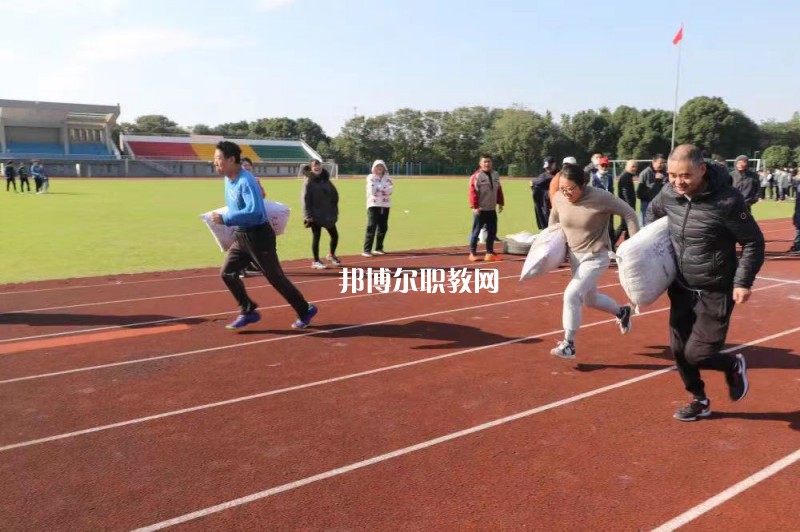 無(wú)錫汽車(chē)工程高等職業(yè)技術(shù)學(xué)校2022年報(bào)名條件、招生要求、招生對(duì)象