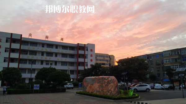 重慶巫山師范學(xué)校2022年報名條件、招生要求、招生對象 