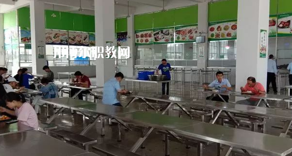 貴州貴陽(yáng)經(jīng)貿(mào)職業(yè)學(xué)校2022年報(bào)名條件、招生要求、招生對(duì)象