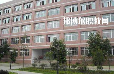 六盤水現(xiàn)代職業(yè)技術(shù)學(xué)校2022年報名條件、招生要求、招生對象