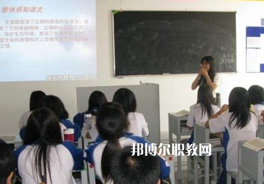 汕頭中博職業(yè)技術學校2022年報名條件、招生要求、招生對象