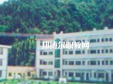 冕寧縣職業(yè)技術(shù)學(xué)校2022年報(bào)名條件、招生要求、招生對(duì)象