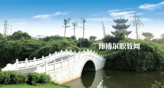 瀘州醫(yī)學(xué)院衛(wèi)生學(xué)校2022年報名條件、招生要求、招生對象