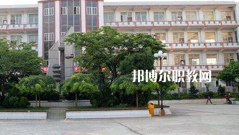 畢節(jié)財(cái)貿(mào)學(xué)校2022年招生辦聯(lián)系電話(huà)