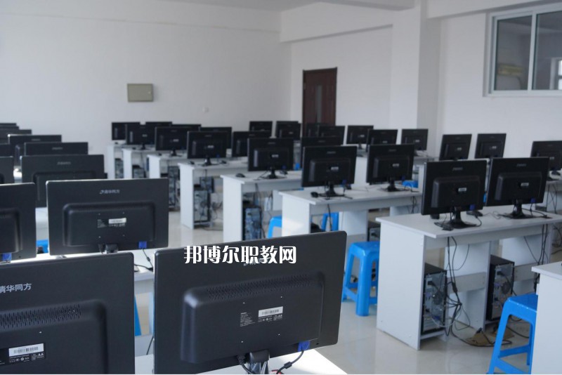 石家莊萬搏中等專業(yè)學校2022年報名條件、招生要求、招生對象