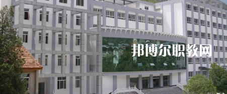 四川省甘孜衛(wèi)生學(xué)校2022年報名條件、招生要求、招生對象