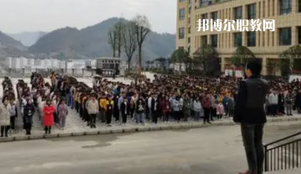 望謨中等職業(yè)學校2022年錄取分數線