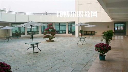 鎮(zhèn)江高等職業(yè)技術(shù)學校2022年報名條件、招生要求、招生對象
