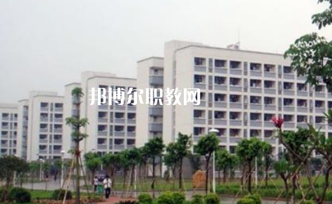 樂(lè)至縣回瀾職業(yè)中學(xué)怎么樣、好不好