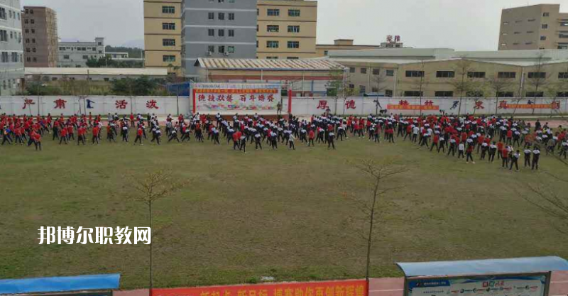 丘北縣民族職業(yè)高級(jí)中學(xué)2022年學(xué)費(fèi)、收費(fèi)多少