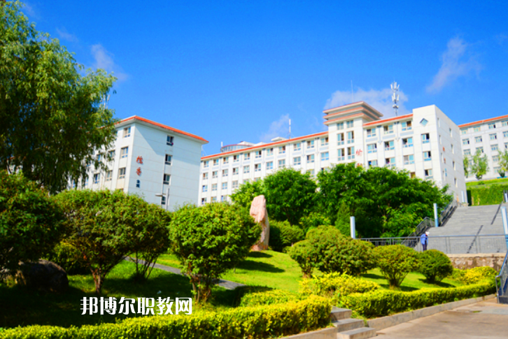 元陽(yáng)縣民族職業(yè)高級(jí)中學(xué)2022年學(xué)費(fèi)、收費(fèi)多少