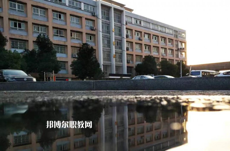 安徽紅十字會衛(wèi)生學校2022年報名條件、招生要求、招生對象