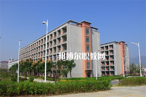 昆明晉寧區(qū)職業(yè)高級(jí)中學(xué)2022年學(xué)費(fèi)、收費(fèi)多少