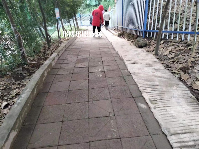 宜賓東方職業(yè)技術(shù)學(xué)校2022年報(bào)名條件、招生要求、招生對(duì)象