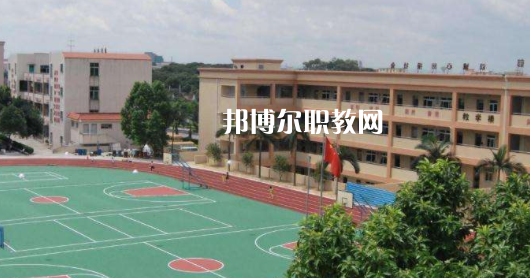 楚雄醫(yī)藥高等?？茖W(xué)校2022年報名條件、招生要求、招生對象