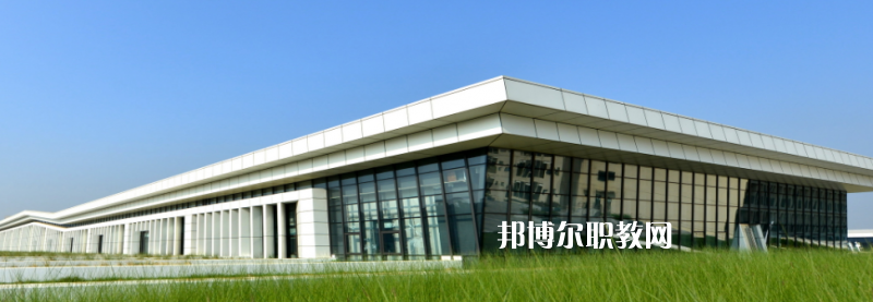 成都交通高級(jí)技工學(xué)校2022年學(xué)費(fèi)、收費(fèi)多少