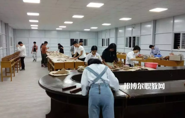 汕頭中醫(yī)藥技工學(xué)校2022年報(bào)名條件、招生要求、招生對(duì)象 