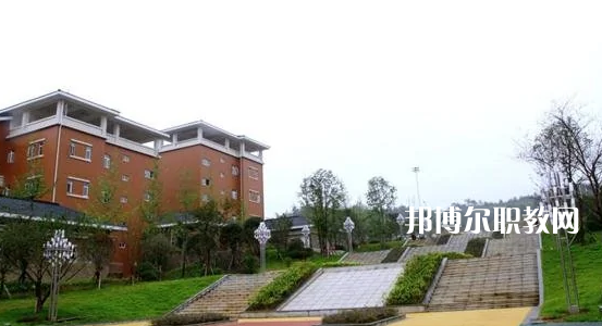 廣東新興中藥學(xué)校2022年報(bào)名條件、招生要求、招生對(duì)象