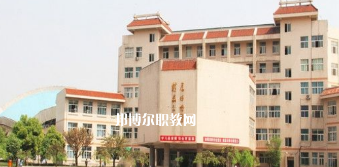 成都中醫(yī)藥大學(xué)附屬學(xué)校龍泉校區(qū)2022年報(bào)名條件、招生要求、招生對(duì)象