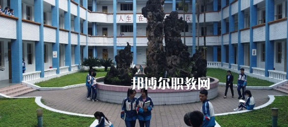 四川瀘州市江南職業(yè)中學(xué)校2022年學(xué)費、收費多少