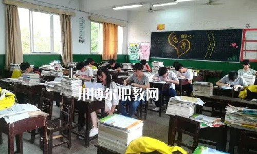 湘潭縣就業(yè)職業(yè)技術(shù)學(xué)校2022年報(bào)名條件、招生要求、招生對象
