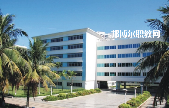 海南省衛(wèi)生學(xué)校2022年報(bào)名條件、招生要求、招生對(duì)象