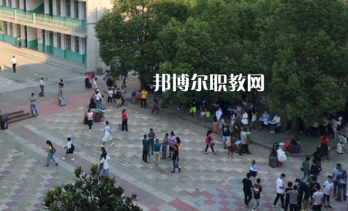 老河口職業(yè)技術(shù)學(xué)校2022年報(bào)名條件、招生要求、招生對(duì)象