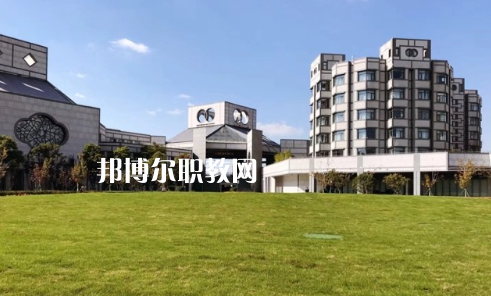 隨州高級(jí)技工學(xué)校2022年報(bào)名條件、招生要求、招生對(duì)象