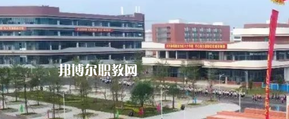 廣西醫(yī)科大學(xué)附設(shè)玉林衛(wèi)生學(xué)校2022年報名條件、招生要求、招生對象