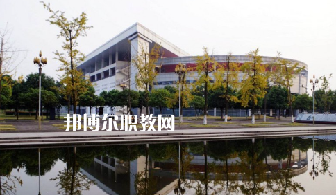 武漢供銷商業(yè)學(xué)校2022年報(bào)名條件、招生要求、招生對象