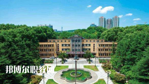 武漢中等職業(yè)藝術(shù)學校2022年招生辦聯(lián)系電話