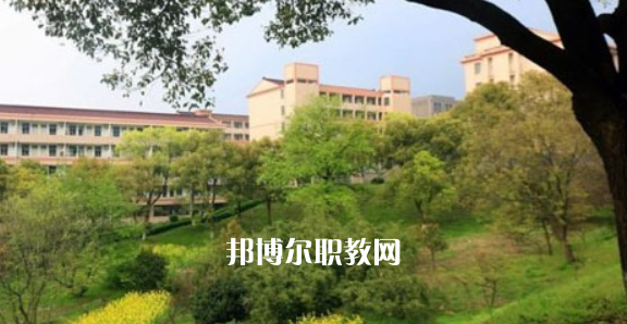 江蘇省宜興中等專業(yè)學校地址在哪里，哪個地區(qū)，哪個城市?
