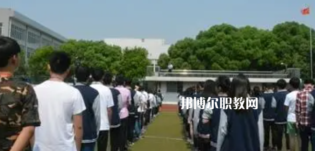 江蘇省錫山中等專業(yè)學(xué)校地址在哪里，哪個地區(qū)，哪個城市?