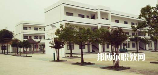 盱眙縣東方職業(yè)高級(jí)中學(xué)地址在哪里，哪個(gè)地區(qū)，哪個(gè)城市?
